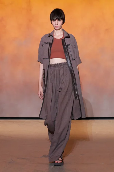Look 25